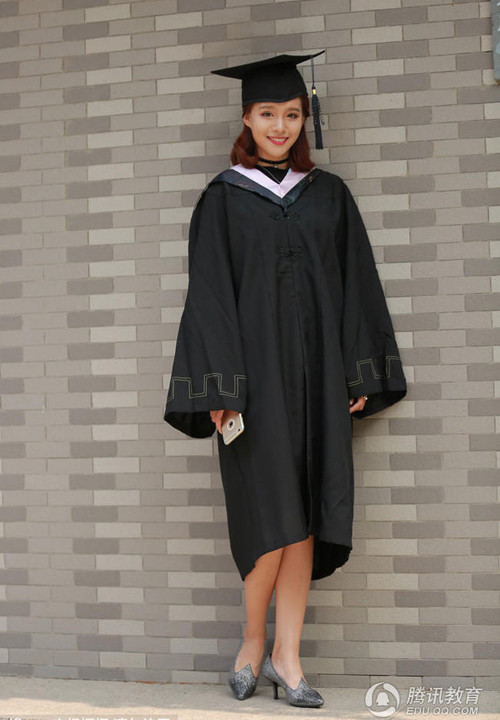 le-tot-nghiep-toan-my-nu-cua-lo-dao-tao-minh-tinh-trung-quoc-7