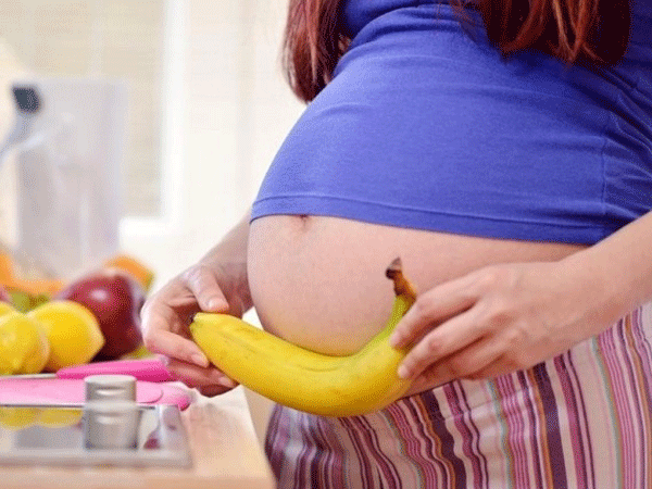 3 loại trái cây nên và không nên ăn khi mang thai ảnh 2 Kết quả hình ảnh cho mẹ bầu Än chuá»i chÃn