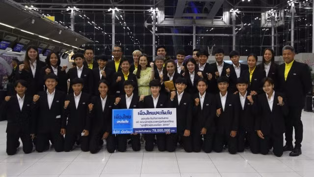 Tuyển nữ Thái Lan lên đường sang Paris chuẩn bị dự VCK World Cup nữ 2019.