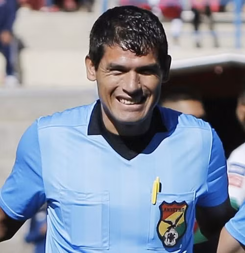 Trọng tài Victor Hugo Hurtado đã qua đời sau khi bị đột quỵ. Trọng tài Victor Hugo Hurtado đã qua đời sau khi bị đột quỵ.