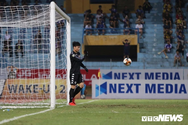 Bùi Tiến Dũng trong trận đấu đầu tiên tại V-League 2019