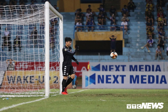 Bùi Tiến Dũng trong trận đấu đầu tiên tại V-League 2019