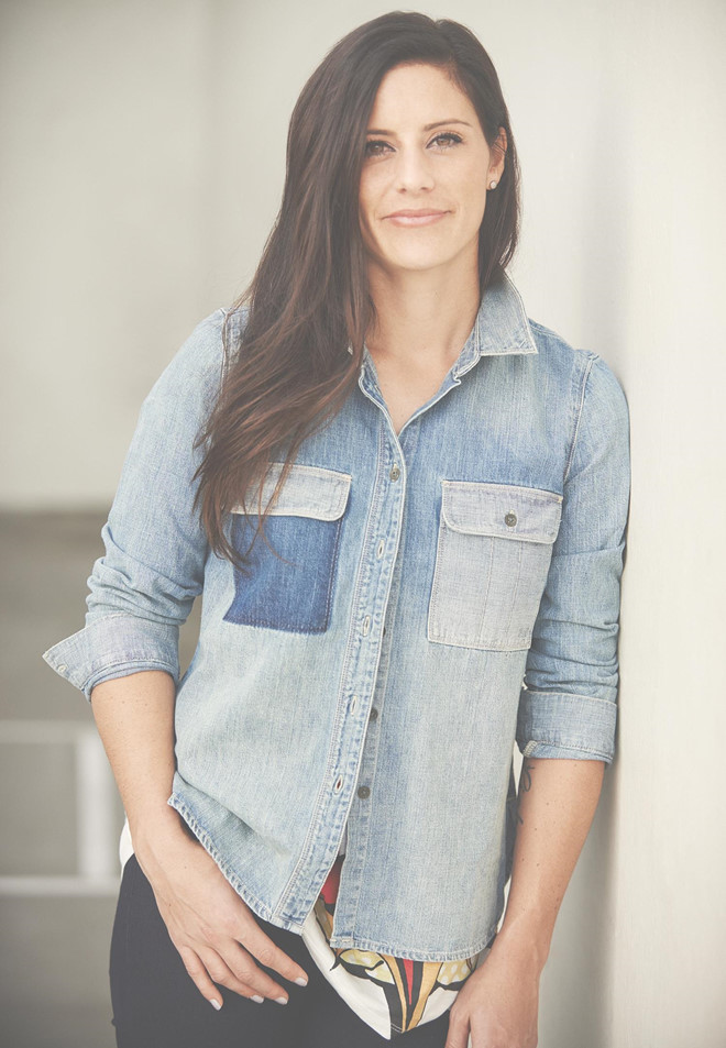 World Cup 2019 gần như sẽ là giải đấu lớn cuối cùng của Krieger trong màu áo tuyển quốc gia. Và chắc chắn, hậu vệ này cùng các đồng đội sẽ chiến đấu hết mình để giúp đội nhà bảo vệ thành công chức vô địch. Chiem nguong nhan sac top 9 cau thu xinh dep tai World Cup nu 2019 hinh anh 7