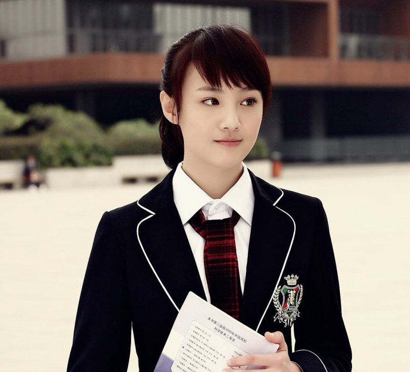 Với vẻ ngoài ngây thơ, trong sáng và đáng yêu nhưng cũng rất mảnh mẽ, chân thật, Trịnh Sảng được đánh giá phù hợp với vai diễn “nàng Cỏ” trong phim. Với vẻ ngoài ngây thơ, trong sáng và đáng yêu nhưng cũng rất mảnh mẽ, chân thật, Trịnh Sảng được đánh giá phù hợp với vai diễn “nàng Cỏ” trong phim.