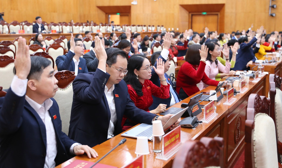 Các đại biểu tham dự kỳ họp. Các đại biểu tham dự kỳ họp.