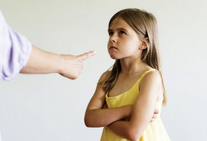 phai lam gi khi con li lom