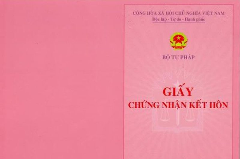 Chưa bỏ chứng nhận kết hôn khi làm giấy khai sinh cho con