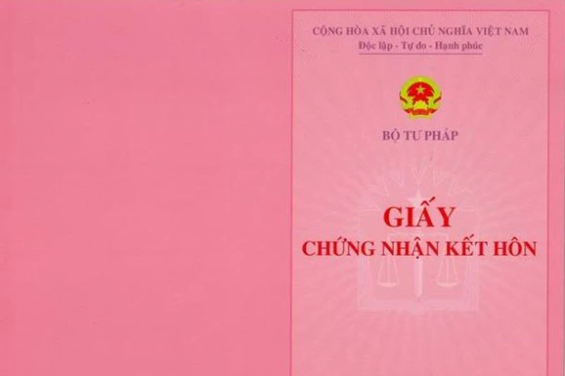 Chưa bỏ chứng nhận kết hôn khi làm giấy khai sinh cho con