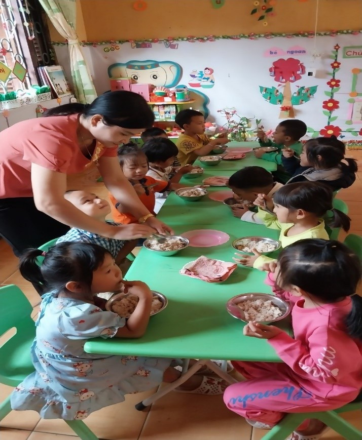 Cô Yến luôn dành những tình cảm đặc biệt và chân thành nhất cho học sinh. Cô Yến luôn dành những tình cảm đặc biệt và chân thành nhất cho học sinh.