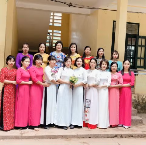 Tập thể nữ trường PTDTBT THCS Nậm Kè.