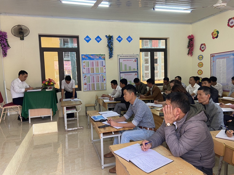 Nhà trường luôn chú trọng đến công tác bồi dưỡng chuyên môn cho giáo viên.