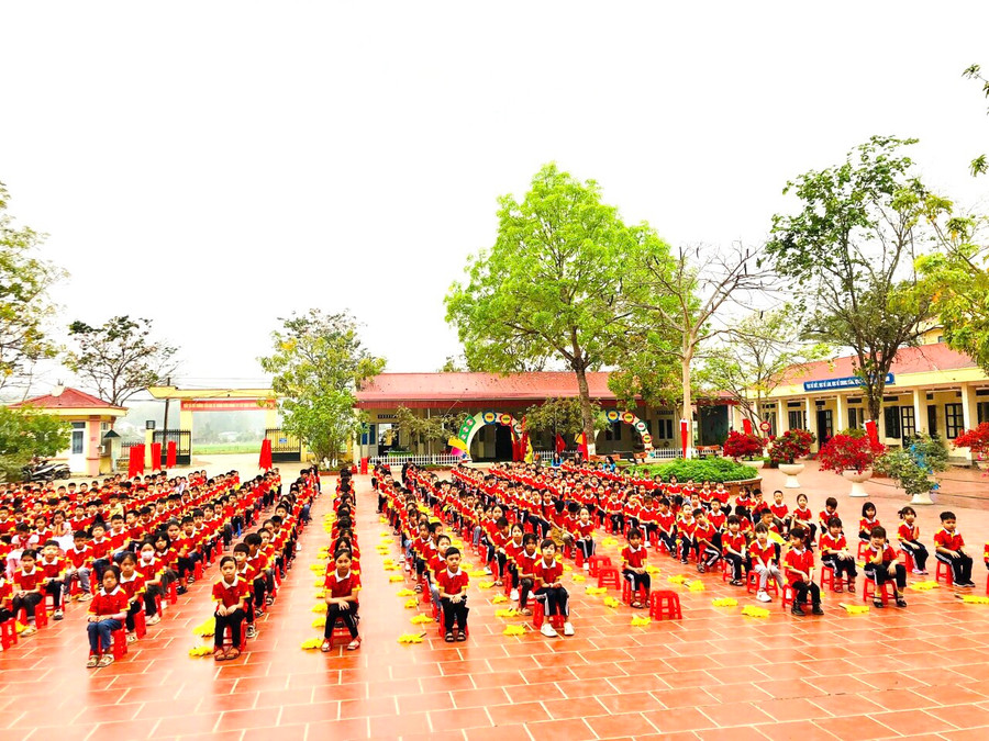 Một buổi sinh hoạt ngoài trời của học sinh nhà trường.