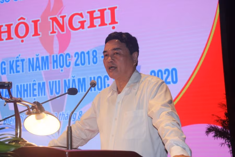 Ông Lê Văn Quý, Phó chủ tịch UBND tỉnh Điện Biên phát biểu tại hội nghị