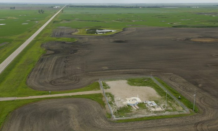 Một địa điểm phóng ICBM giữa các cánh đồng và trang trại ở vùng nông thôn bên ngoài căn cứ Minot, North Dakota, vào ngày 24/06/2014
