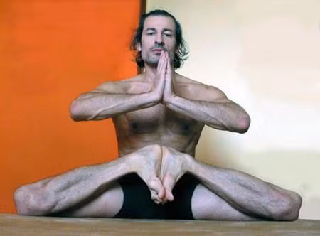 Mukhtar Gusengadzhiev là người đàn ông dẻo dai nhất thế giới