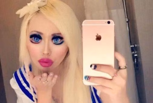 Chi hơn 1,3 tỷ đồng chỉnh nhan sắc, “búp bê sống” chật vật mãi mới có người yêu