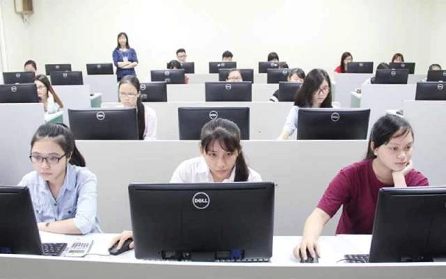Cử tri quan tâm tới quy hoạch mạng lưới trường Đại học