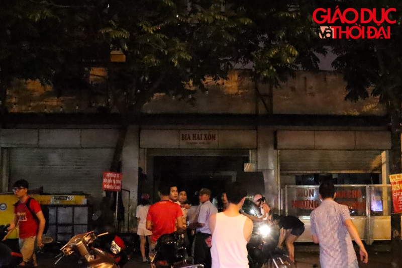 Quán bia và khu vực xung quanh bị cắt điện để phòng chập cháy