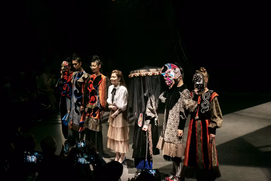 Phan Mỹ Linh - SV chuyên ngành thiết kế thời trang đoạt 2 giải thưởng lớn cuộc thi thiết kế thời trang tại Singapore