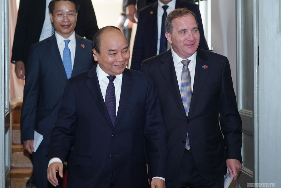 Thủ tướng Nguyễn Xuân Phúc và Thủ tướng Thụy Điển Stefan Löfven. Ảnh VGP/Quang Hiếu Thủ tướng Nguyễn Xuân Phúc và Thủ tướng Thụy Điển Stefan Löfven. Ảnh VGP/Quang Hiếu