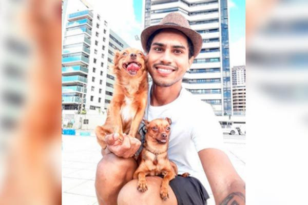 Chú chó gây sốt vì tài giả tượng điệu nghệ ảnh 2 Chú chó gây sốt vì tài giả tượng điệu nghệ