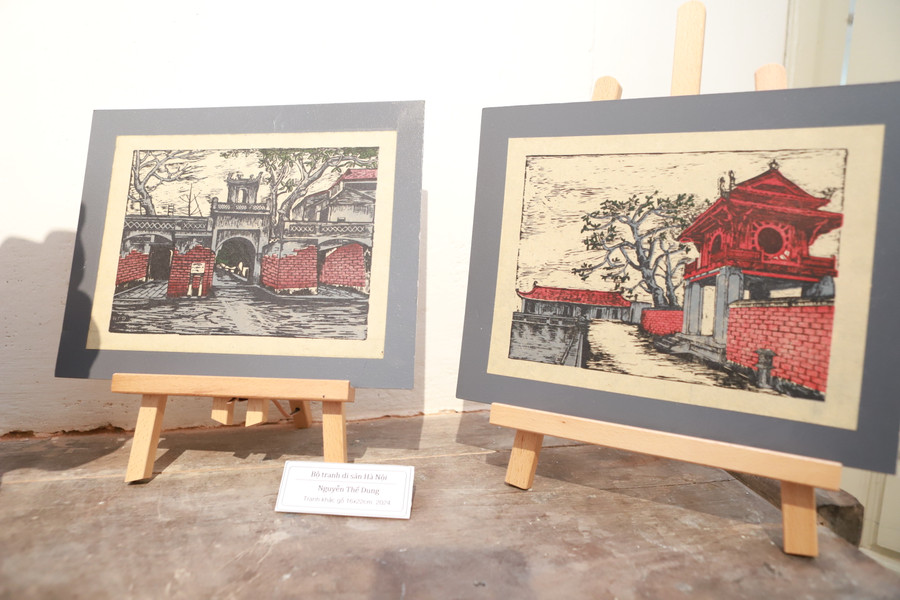 Bộ tranh khắc gỗ mang tên "Di sản Hà Nội" của tác giả Nguyễn Thế Dung. Bộ tranh khắc gỗ mang tên "Di sản Hà Nội" của tác giả Nguyễn Thế Dung.