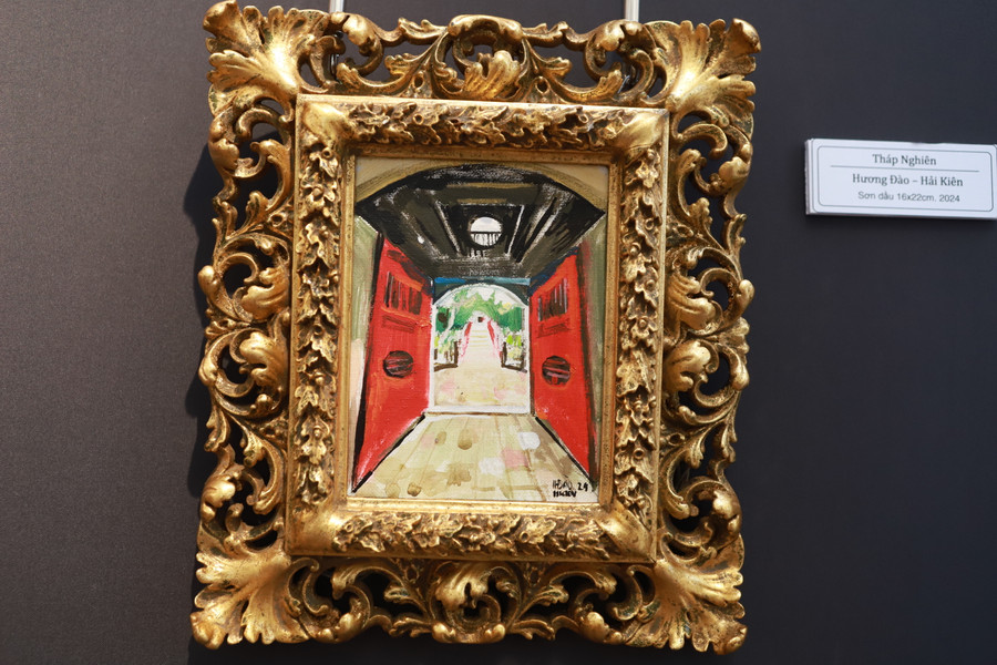 Hai tác phẩm "Tháp Nghiên - Tháp Bút" của các tác giả Hương Đào, Hải Kiên vẽ năm 2024. Hai tác phẩm "Tháp Nghiên - Tháp Bút" của các tác giả Hương Đào, Hải Kiên vẽ năm 2024.