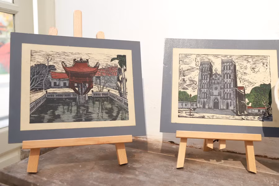 Bộ tranh khắc gỗ mang tên "Di sản Hà Nội" của tác giả Nguyễn Thế Dung.