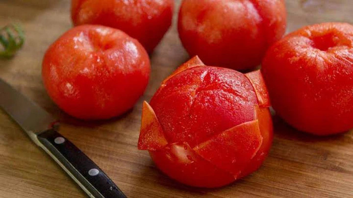 Vỏ cà chua là một trong những nguồn chính cung cấp lycopene - một chất chống oxy hóa giúp ngăn ngừa ung thư. (Ảnh: ITN). Vỏ cà chua là một trong những nguồn chính cung cấp lycopene - một chất chống oxy hóa giúp ngăn ngừa ung thư. (Ảnh: ITN).