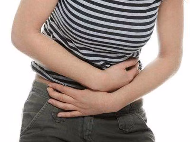 Cô sinh viên 20 tuổi bị ung thư giai đoạn cuối, khuyên mọi người bỏ thói quen ăn quá nhanh - 1