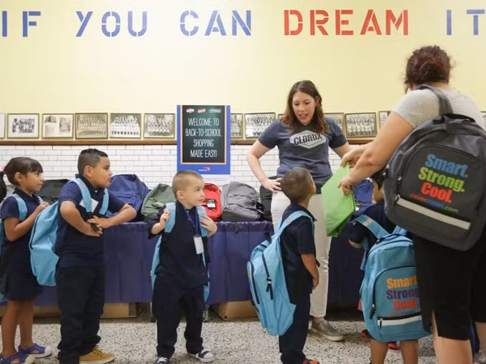 10 thứ tưởng chừng vô hại nhưng bị cấm ở trường học Mỹ