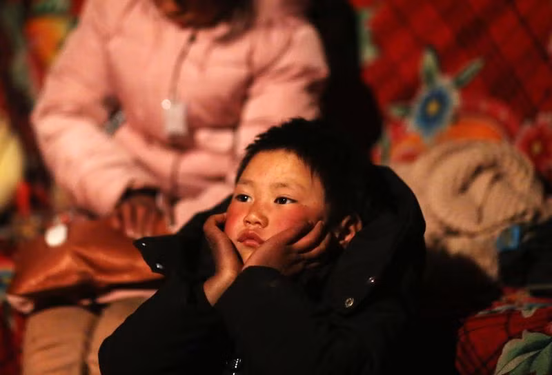 Trung Quốc: “Cậu bé đầu băng” gian nan tìm trường học