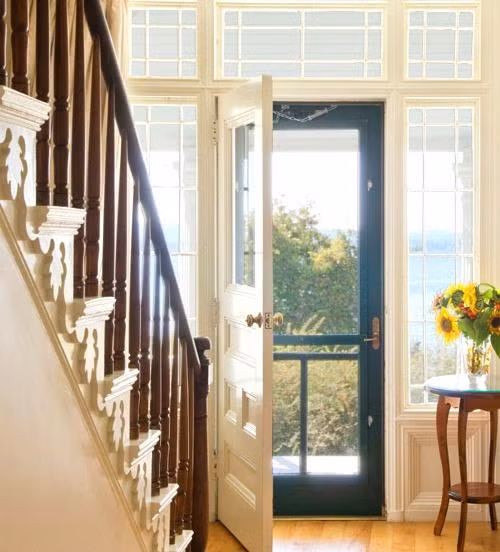 Những lỗi phong thủy cầu thang khiến gia đình bạn dễ gặp “tai bay vạ gió“