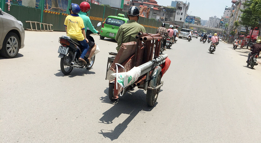 Loại xe 3 bánh tự chế mới được sử dụng chủ yếu vận chuyển đá xây dựng Loại xe 3 bánh tự chế mới được sử dụng chủ yếu vận chuyển đá xây dựng