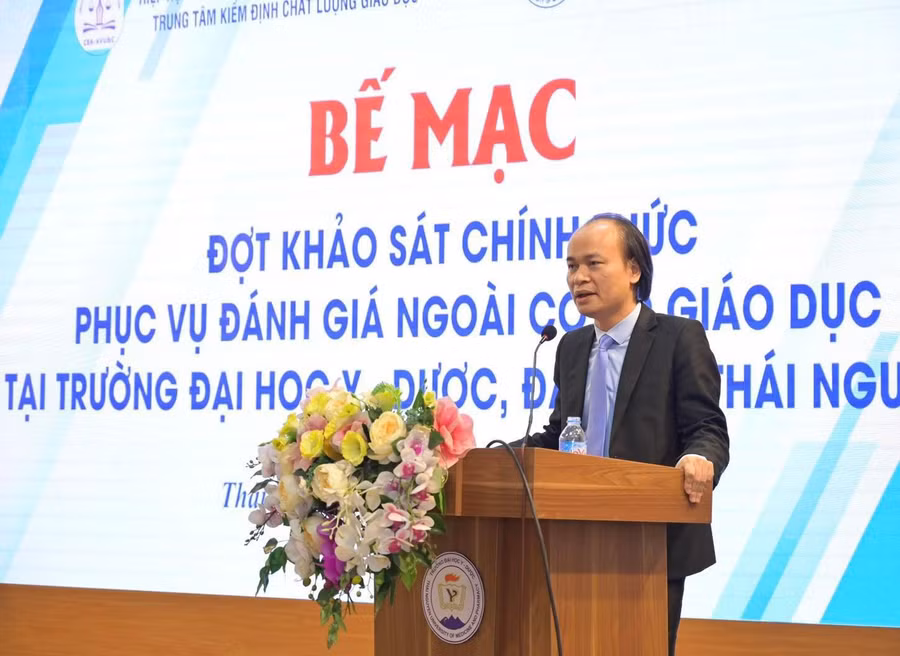 PGS.TS. Nguyễn Tiến Dũng, Bí thư Đảng uỷ, Hiệu trưởng trường Đại học Y - Dược.