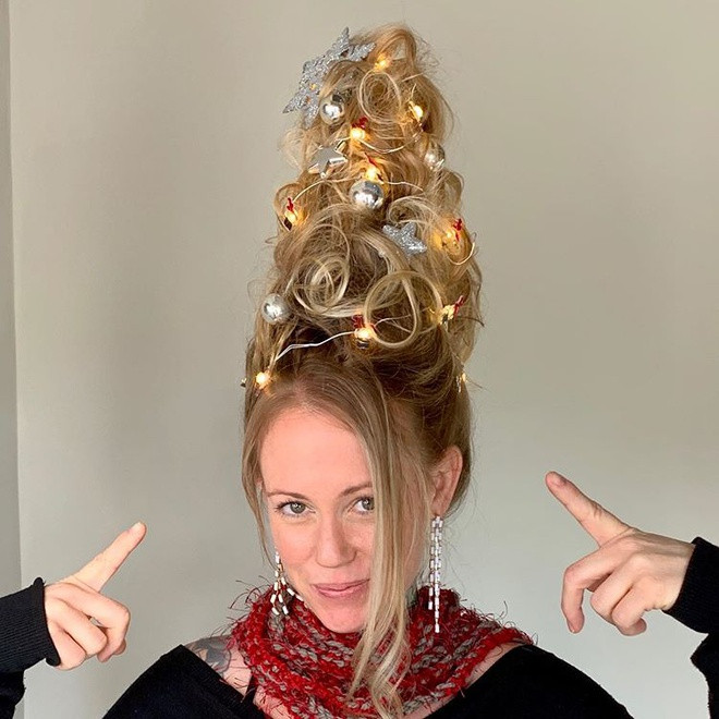 Gioi tre the gioi ro mot lam toc dung dung nhu cay thong Noel hinh anh 6 75467921_2423623327764895_6263912926909167448_n.jpg