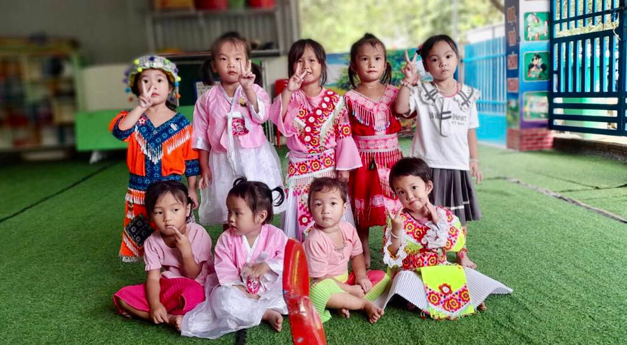 Đến nay, tỷ lệ học sinh ra lớp của trường luôn đạt 100%. Đến nay, tỷ lệ học sinh ra lớp của trường luôn đạt 100%.