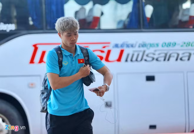 Công Phượng gặp sự cố và phải ở lại Buriram thêm vài tiếng