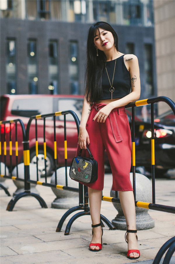 Street style "nhìn là muốn mặc theo" ngay của quý cô Châu Á ảnh 2