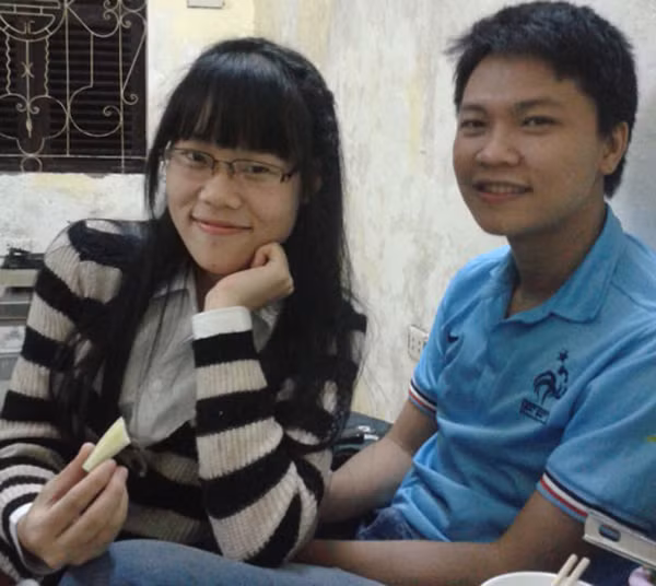 Câu chuyện tình yêu hài hước của cặp đôi "phiên bản đồ án" ảnh 2