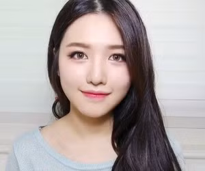 Nhan sắc thật gây sốc của các hotgirl mạng ảnh 14