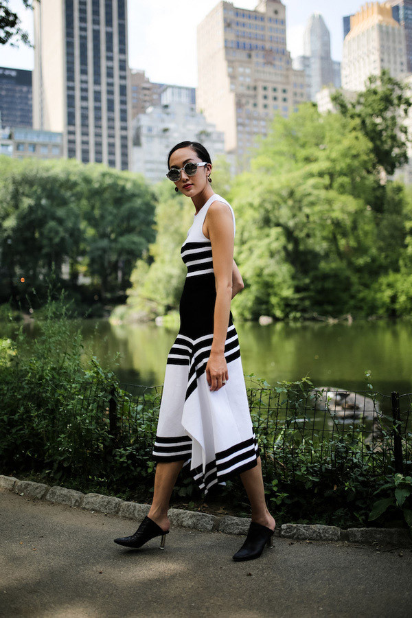 Street style "nhìn là muốn mặc theo" ngay của quý cô Châu Á ảnh 7