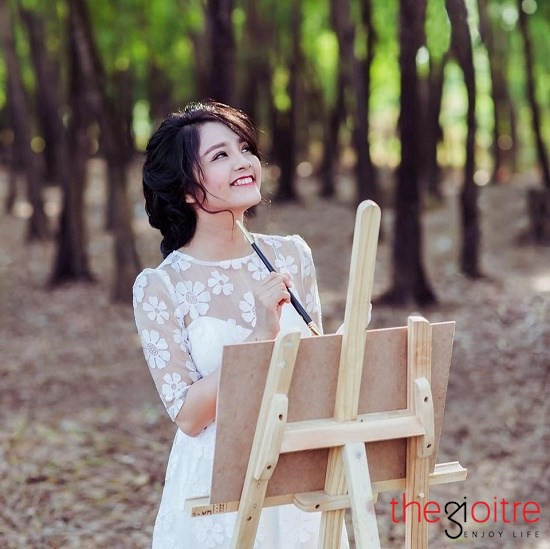 Không chỉ gây ấn tượng với mọi người xung quanh bởi gương mặt “xinh như hoa”, Tường Vân còn luôn biết cách làm mình nổi bật nhờ phong cách thời trang đa dạng, hợp thời.