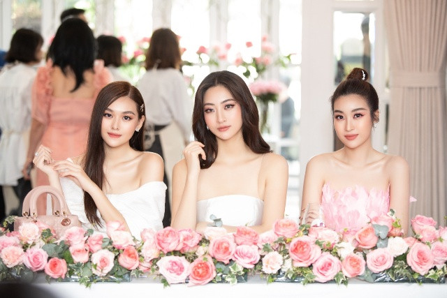 Hoa hậu Đỗ Mỹ Linh “hoá” hồng hạc quyến rũ