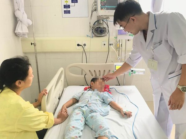 Tự chữa táo bón tại nhà, bé trai 4 tuổi nguy kịch Tự chữa táo bón tại nhà, bé trai 4 tuổi nguy kịch-1