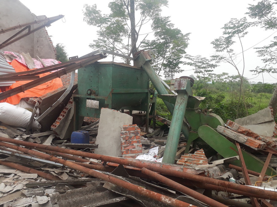 Máy móc chế biến thức ăn của gia đình bà Tâm bị hỏng hoàn toàn