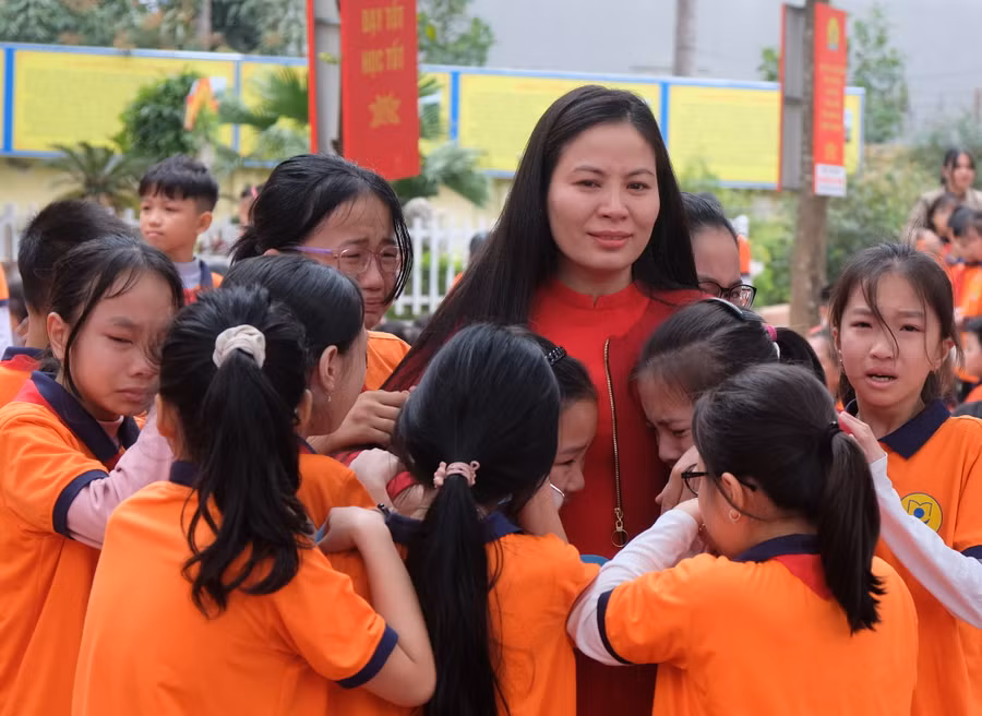 Qua buổi giáo dục kỹ năng sống, học sinh hiểu hơn về lòng biết ơn, biết ơn cha mẹ, thầy cô...