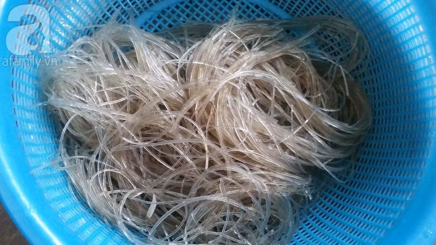 Cách xào miến dai, ngon, sợi miến không bị bết dính ảnh 1
