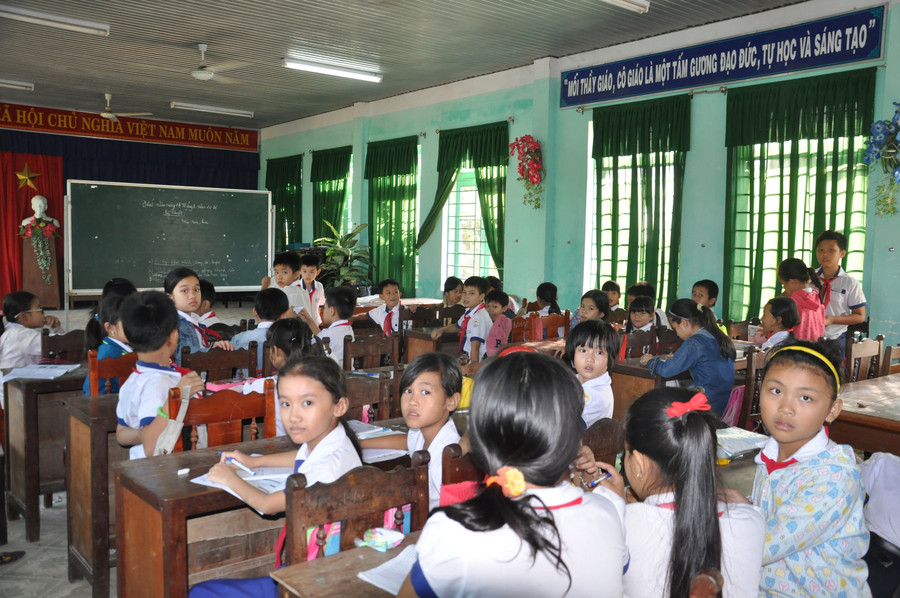 Để giải quyết vấn đề thiếu phòng học, các trường sử dụng phòng chức năng làm phòng học