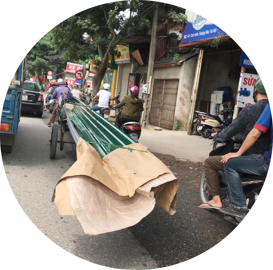 Cả người và xe phải tránh “máy chém”